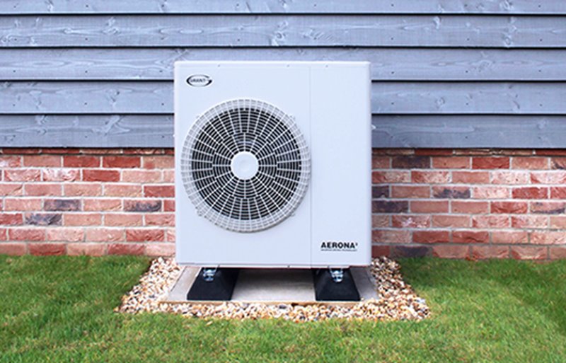 Grant Aerona³ R32 Air Source Heat Pump Range | Grant Ireland