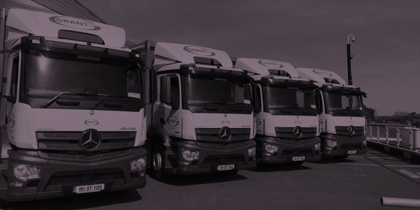 Row_of_Lorrys.jpg