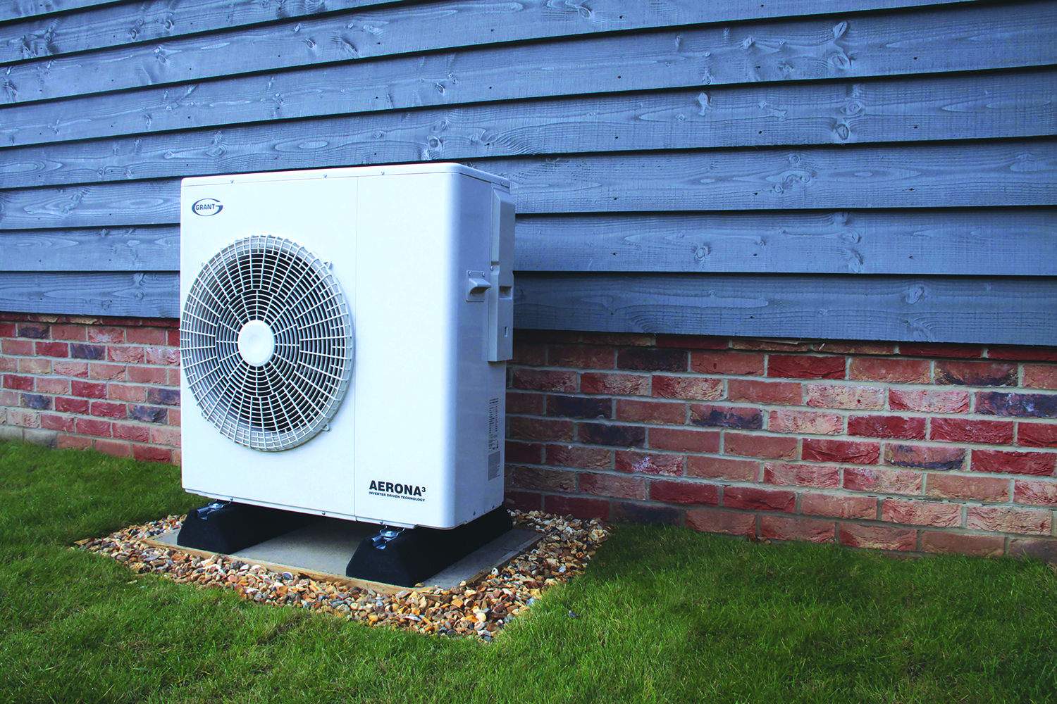 What is an air to water air source heat pump?